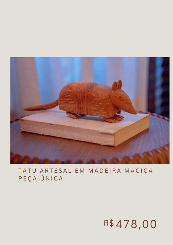 Tatu em madeira maciça