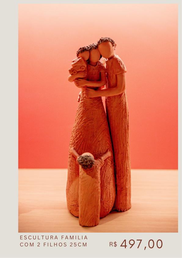 Escultura Família com 2 filhos